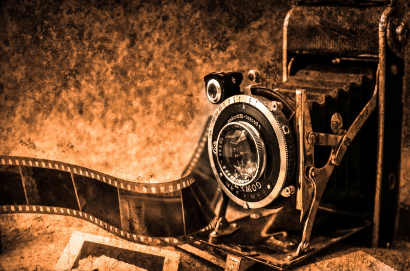 photographe-ST MARTIN DE PALLIERES-min_light-wood-night-camera-photography-vintage-1245236-pxhere.com